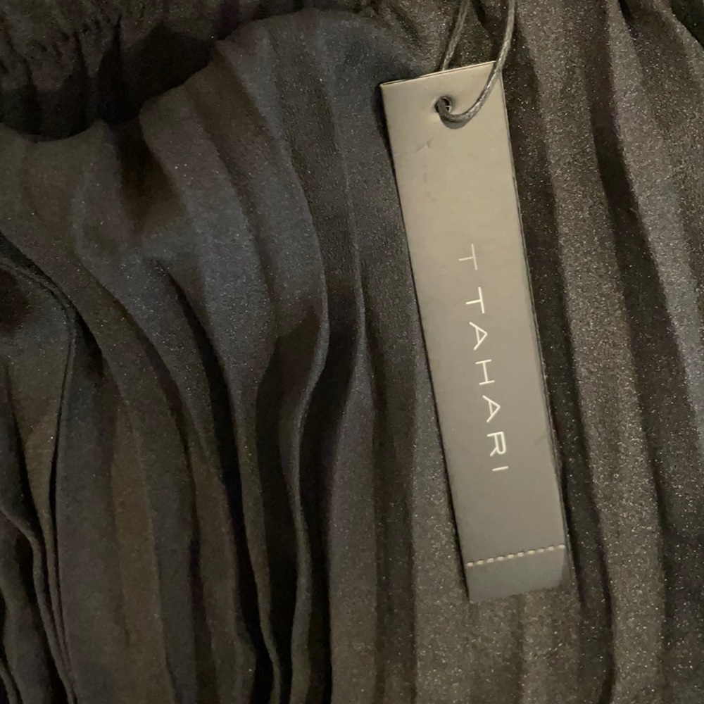 NWT Black Tahari Pleated Midi Skirt Size M